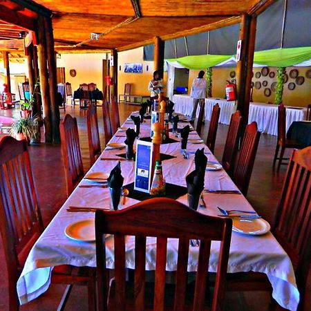Kwalape Safari Lodge Kasane Exteriör bild