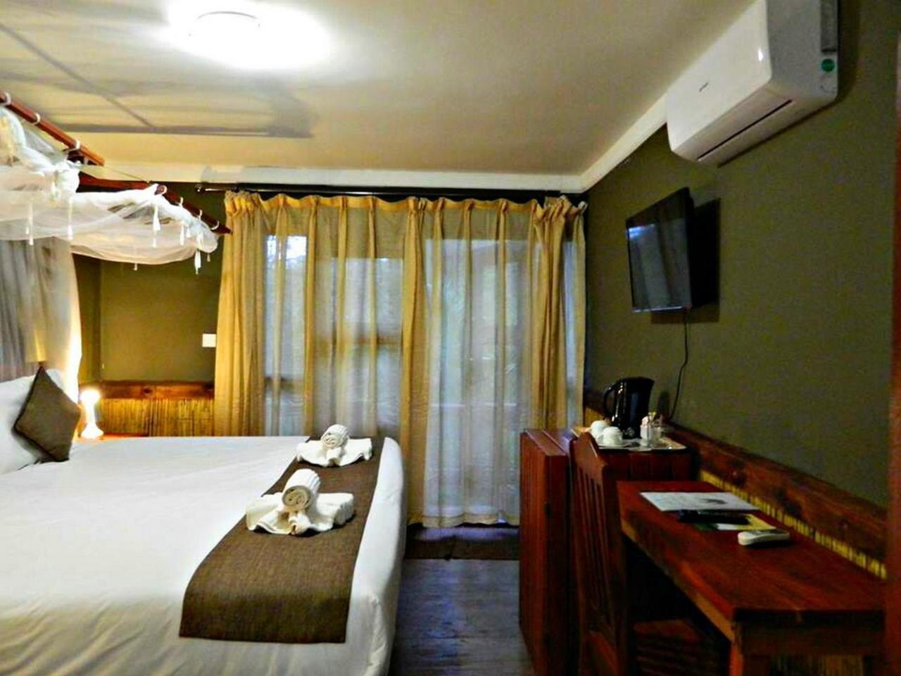 Kwalape Safari Lodge Kasane Exteriör bild