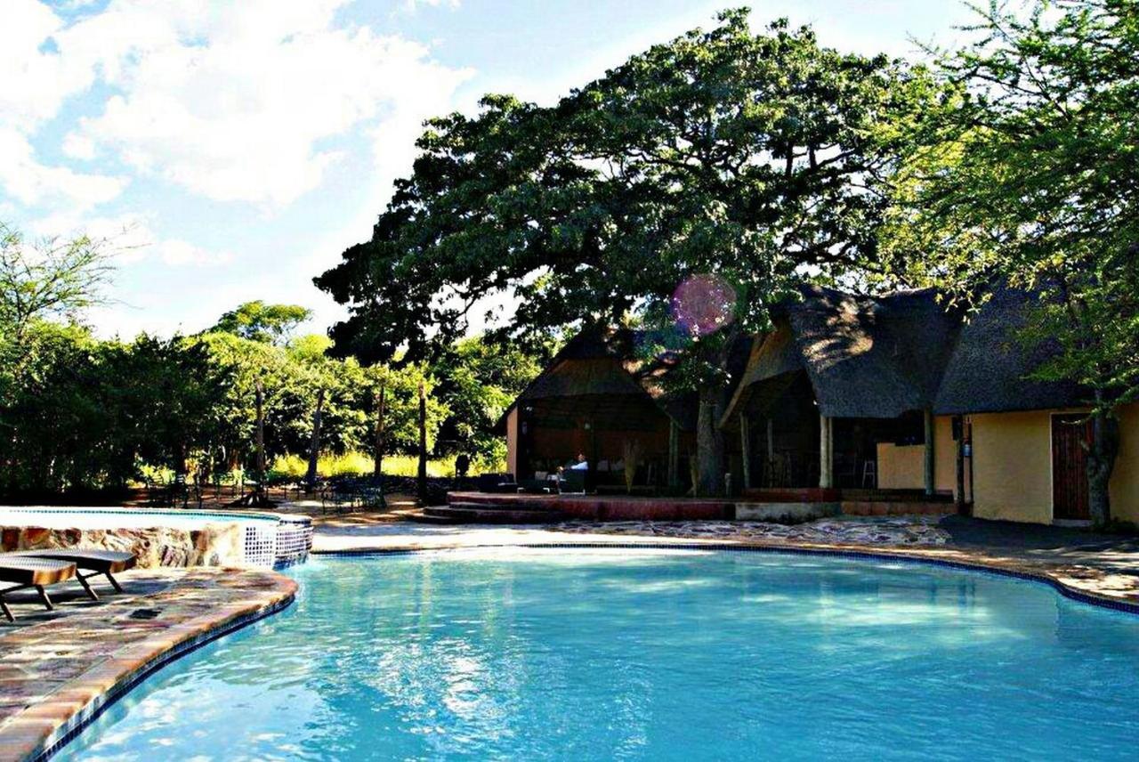 Kwalape Safari Lodge Kasane Exteriör bild