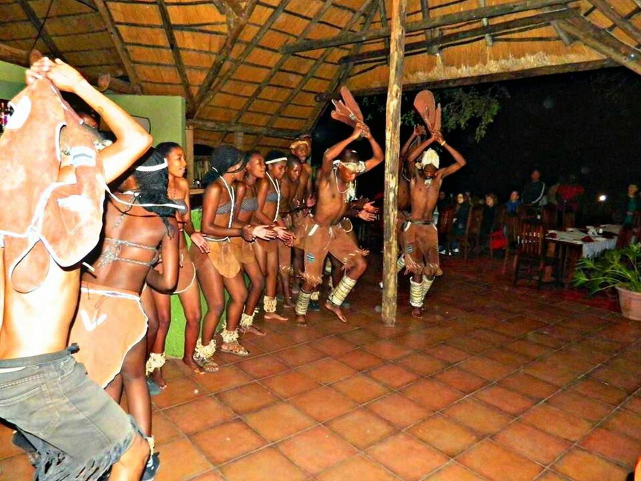 Kwalape Safari Lodge Kasane Exteriör bild