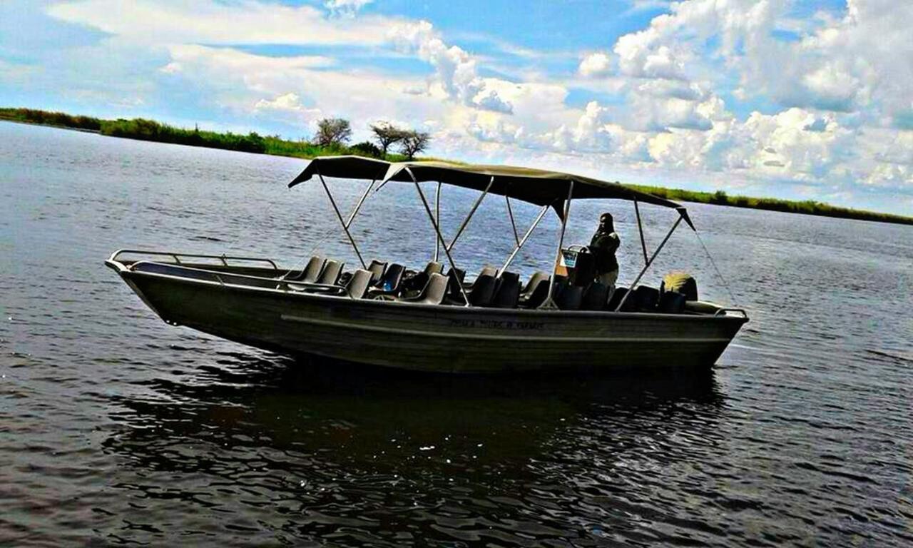 Kwalape Safari Lodge Kasane Exteriör bild