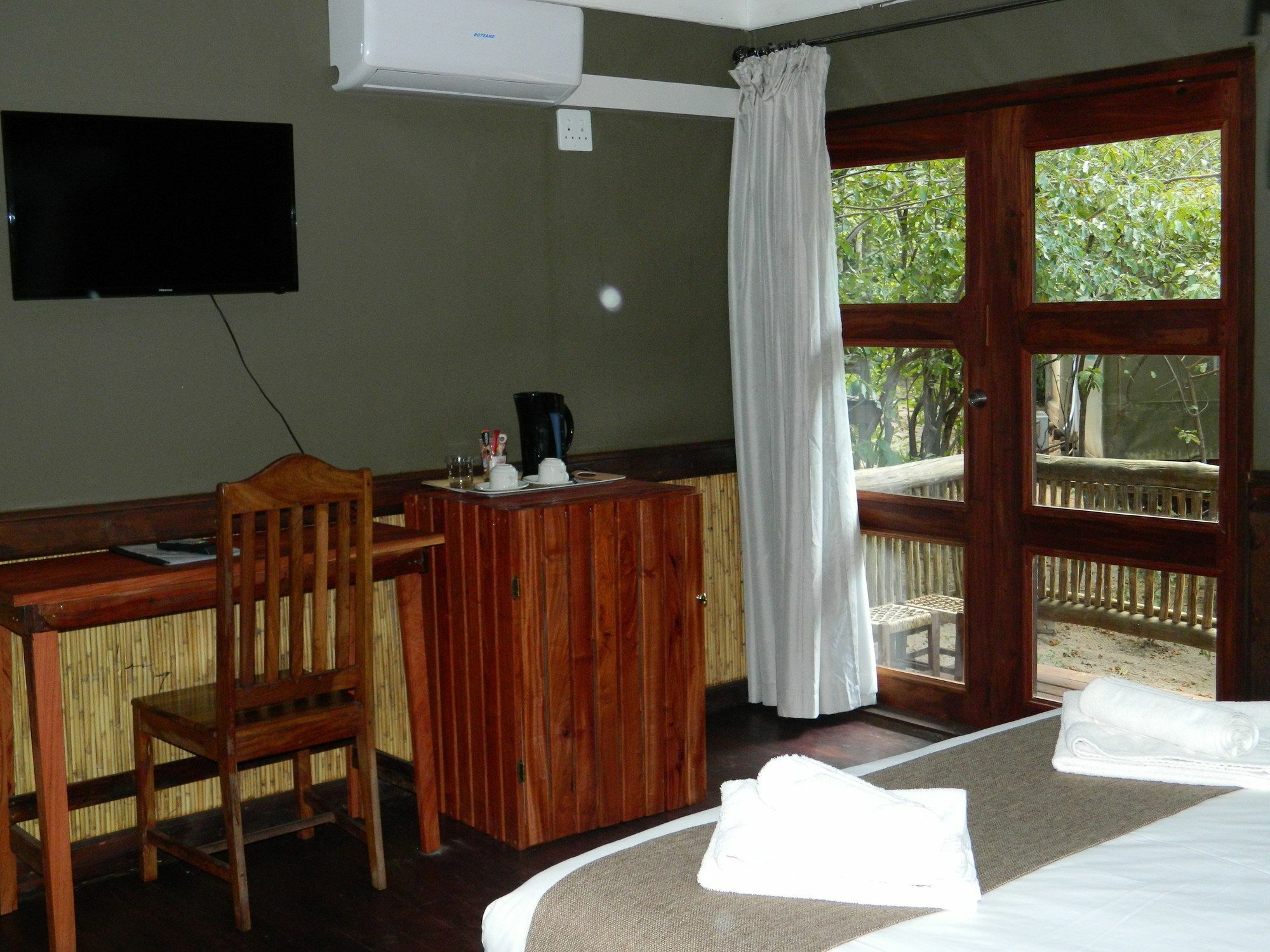 Kwalape Safari Lodge Kasane Exteriör bild