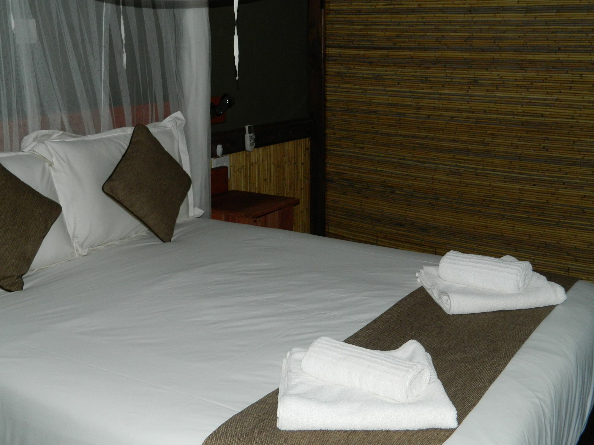 Kwalape Safari Lodge Kasane Exteriör bild